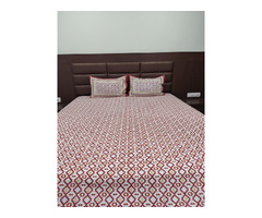 King size bedsheet with 2 pillow covers - 3